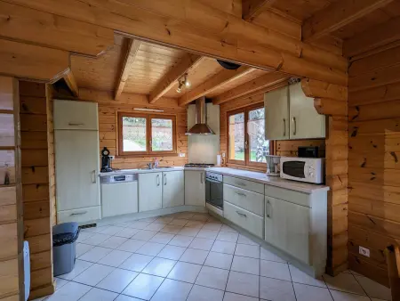 Chalet chaleureux avec terrasse, proche forêt et sentier, à 15 km des stations de ski de Gérardmer - Photo 5