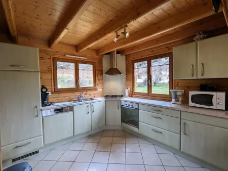Chalet chaleureux avec terrasse, proche forêt et sentier, à 15 km des stations de ski de Gérardmer - Photo 6