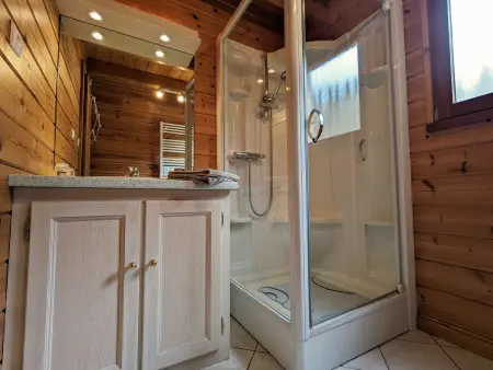 Chalet chaleureux avec terrasse, proche forêt et sentier, à 15 km des stations de ski de Gérardmer - Photo 15