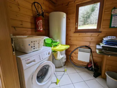 Chalet chaleureux avec terrasse, proche forêt et sentier, à 15 km des stations de ski de Gérardmer - Photo 16
