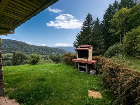 Maison montagnarde rénovée avec cheminée et randonnées - Photo 2