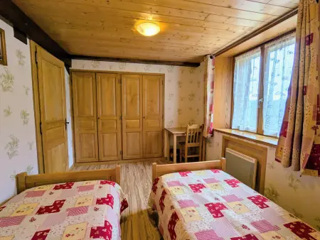 Maison montagnarde rénovée avec cheminée et randonnées - Photo 9