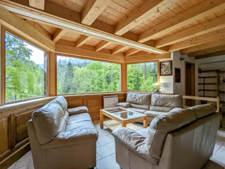 Chalet bois à Liézey : confort moderne, terrasse, proximité Gérardmer et chemins pédestres - Photo 3