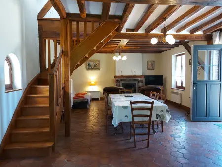 Charmante Maison Rénovée avec Jardin, BBQ et Loisirs à La Saucelle - Photo 4