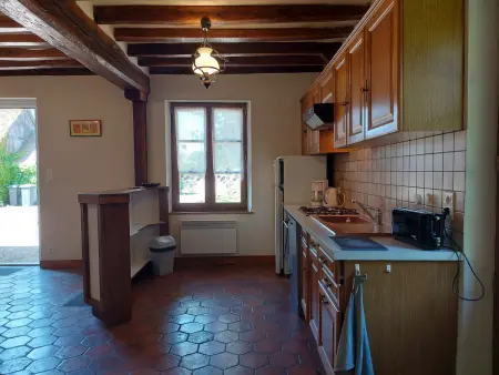 Charmante Maison Rénovée avec Jardin, BBQ et Loisirs à La Saucelle - Photo 6