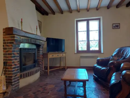 Charmante Maison Rénovée avec Jardin, BBQ et Loisirs à La Saucelle - Photo 8