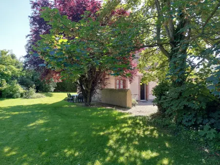 Charmante Maison Rénovée avec Jardin, BBQ et Loisirs à La Saucelle - Photo 19