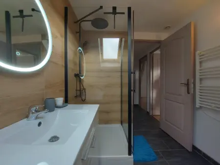 Parfait pour les amoureux de la nature: maison 2 chambres avec jardin, proche forêt et château - Photo 3