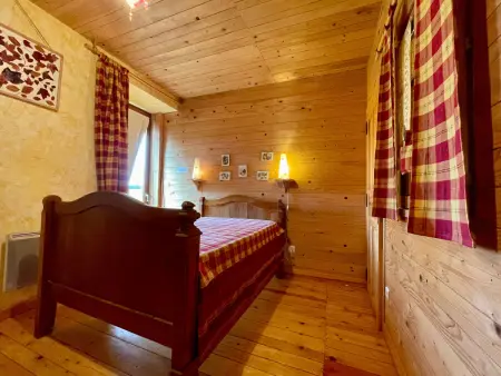 Maison Ancienne au Calme avec Cheminée et Équipements Bébé, Proche de Saugues - Photo 5