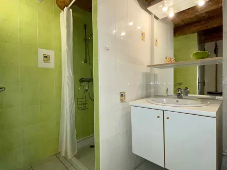 Maison Ancienne au Calme avec Cheminée et Équipements Bébé, Proche de Saugues - Photo 7
