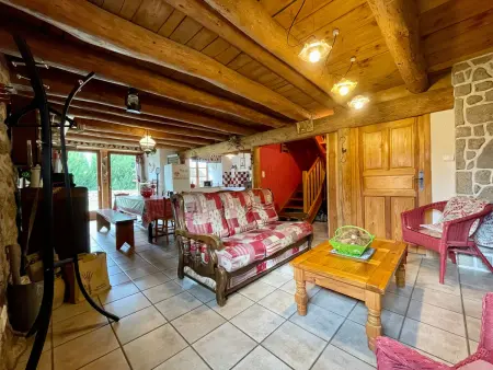Maison Ancienne au Calme avec Cheminée et Équipements Bébé, Proche de Saugues - Photo 18