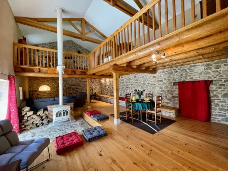 Maison familiale 4 chambres avec jardin, cheminée, poêle à bois, parking et Wi-Fi - Photo 2