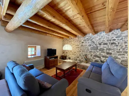 Maison familiale 4 chambres avec jardin, cheminée, poêle à bois, parking et Wi-Fi - Photo 5