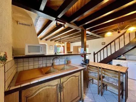 Maison familiale 4 chambres avec jardin, cheminée, poêle à bois, parking et Wi-Fi - Photo 8