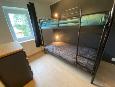 Maison familiale 4 chambres avec jardin, cheminée, poêle à bois, parking et Wi-Fi - Photo 24