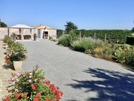 Maison rénovée à la ferme avec jardin privé, WI-FI, pêche, balançoire, trampoline - Brem-sur-Mer - Photo 9