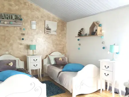 Charmante maison rénovée à la ferme, idéale pour familles, à proximité de pêche et nature - Photo 3