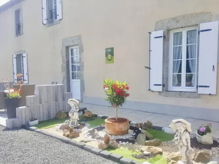 Charmante maison rénovée à la ferme, idéale pour familles, à proximité de pêche et nature - Photo 4