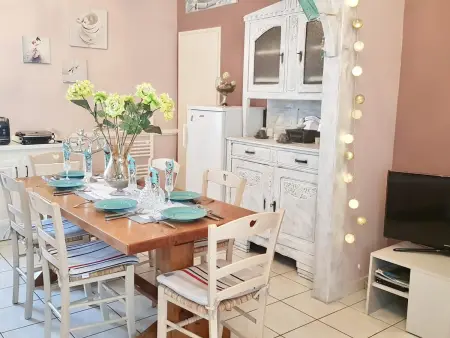 Charmante maison rénovée à la ferme, idéale pour familles, à proximité de pêche et nature - Photo 7