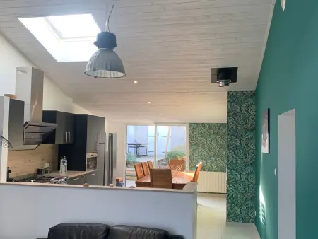 Maison Traditionnelle Rénovée, Proche Plage, Barbâtre - Terrasse, Wifi, Confort Modern - Photo 2