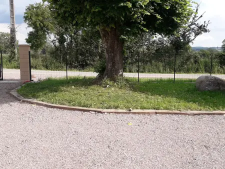 Maison paisible entre Berry et Creuse avec jardin clos, terrasse et parking privé - Photo 3