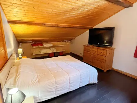 Chalet au centre de Samoëns avec jardin et cheminée - Photo 8