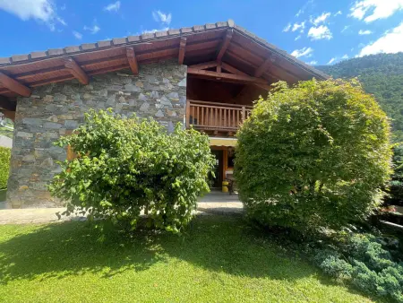 Chalet au centre de Samoëns avec jardin et cheminée - Photo 15