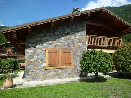 Chalet au centre de Samoëns avec jardin et cheminée - Photo 16