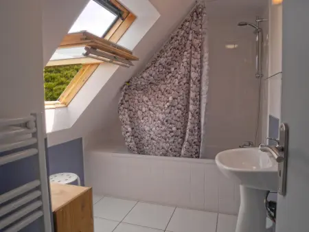 Maison mitoyenne 3 chambres avec jardin proche plage à Sauzon - Photo 12
