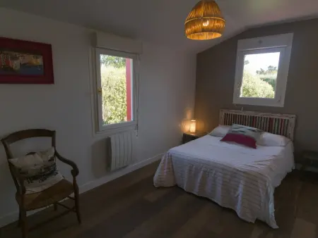 Maison rénovée proche plage avec jardin et terrasse - Photo 6