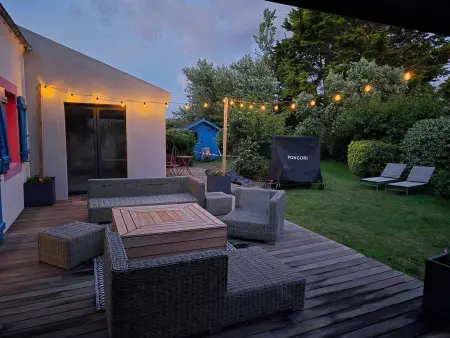 Maison rénovée proche plage avec jardin et terrasse - Photo 12