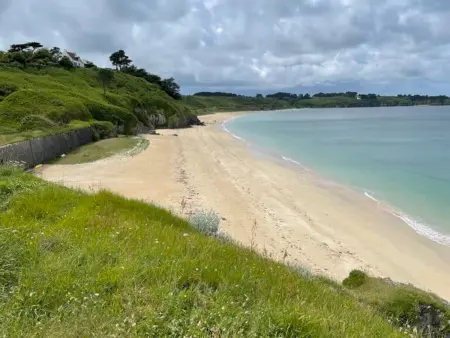 Maison mitoyenne à 200m de la plage, village de Samzun, avec jardin - Photo 12