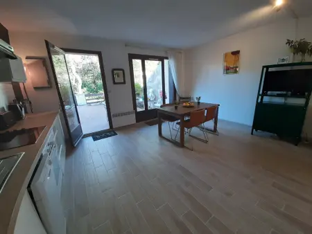 Maison rénovée avec terrasse à 700m des plages, marché et activités - Tennis et piste cyclable à 10m - Photo 3
