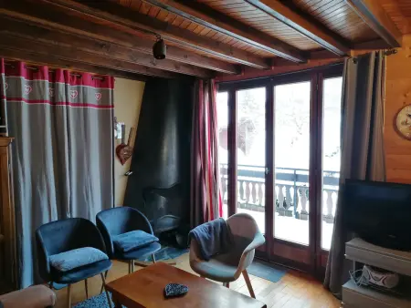 Chalet savoyard avec terrasse, proche des pistes et vue sur montagne - Photo 3
