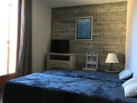 Chalet rénové 7 pers, 2 chambres, parking, animaux admis - Photo 8