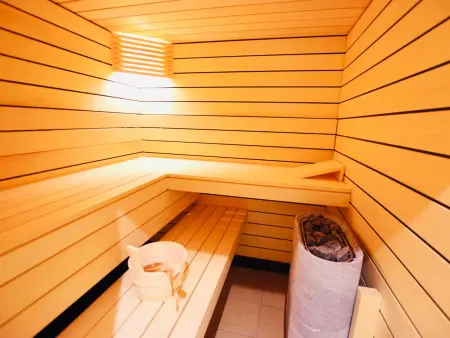 Chalet familial haut standing avec sauna et parking privé - Photo 17
