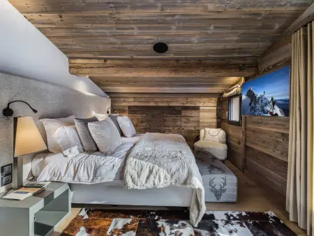 Chalet de luxe avec jacuzzi, salle cinéma et piscine au centre de Megève - Photo 8