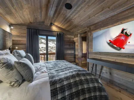 Chalet de luxe avec jacuzzi, salle cinéma et piscine au centre de Megève - Photo 12