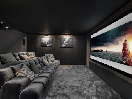 Chalet de luxe avec jacuzzi, salle cinéma et piscine au centre de Megève - Photo 15