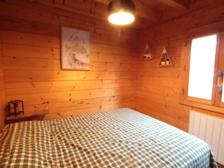 Chalet équipé avec poêle et garage, proche centre et remontées mécaniques - Photo 4