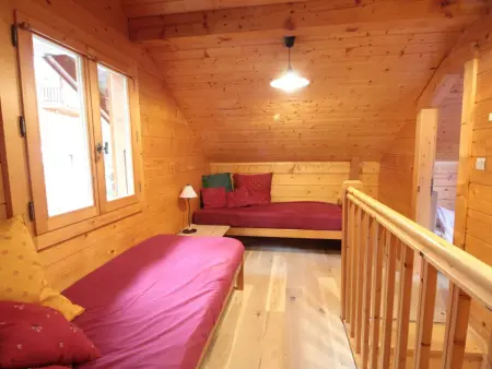 Chalet équipé avec poêle et garage, proche centre et remontées mécaniques - Photo 7