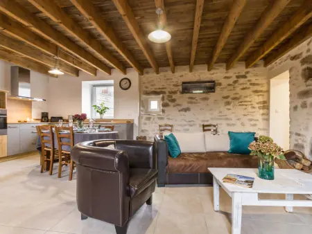 Maison bretonne rénovée près de la mer avec jardin, terrasse et équipements modernes - Photo 2