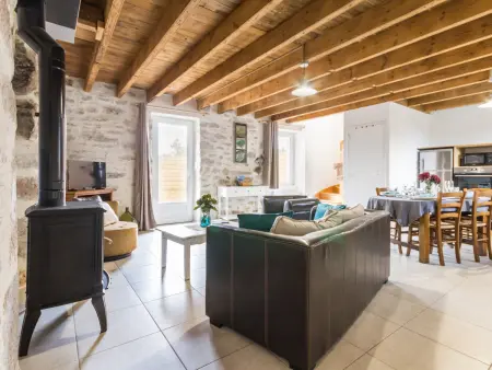 Maison bretonne rénovée près de la mer avec jardin, terrasse et équipements modernes - Photo 6