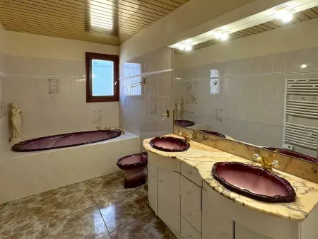 Villa familiale avec piscine privée près des plages - Photo 10