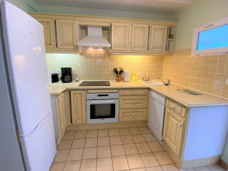 Maison à Perros-Guirec avec WIFI, proche centre-ville et plage, cour fermée, parking privé - Photo 1