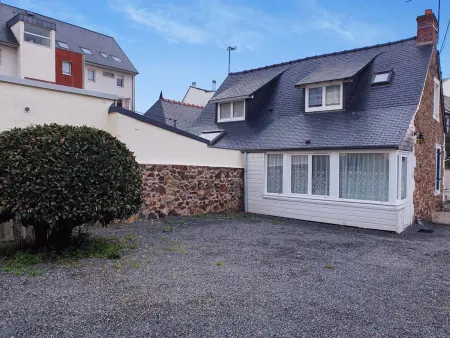 Maison à Perros-Guirec avec WIFI, proche centre-ville et plage, cour fermée, parking privé - Photo 7