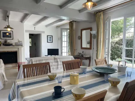 Maison confortable 5 pièces, 8 couchages, proche plage et commerces, avec jardin, terrasse et WiFi. - Photo 3
