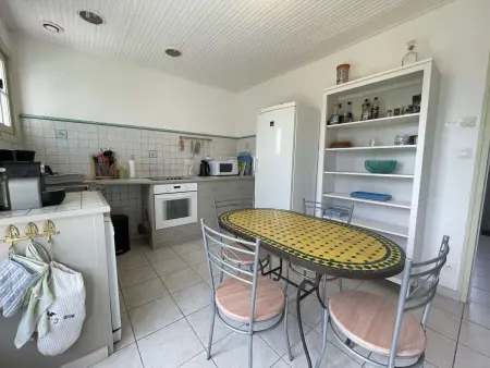 Maison confortable 5 pièces, 8 couchages, proche plage et commerces, avec jardin, terrasse et WiFi. - Photo 6
