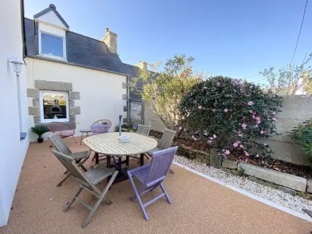 Maison avec WIFI, jardin clos et terrasse, à 500m de la mer et du GR34, Île Grande - Photo 1