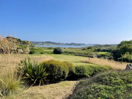 Maison rénovée avec jardin, wifi, BBQ, parking, à 250m de la mer - Pleumeur-Bodou - Photo 20